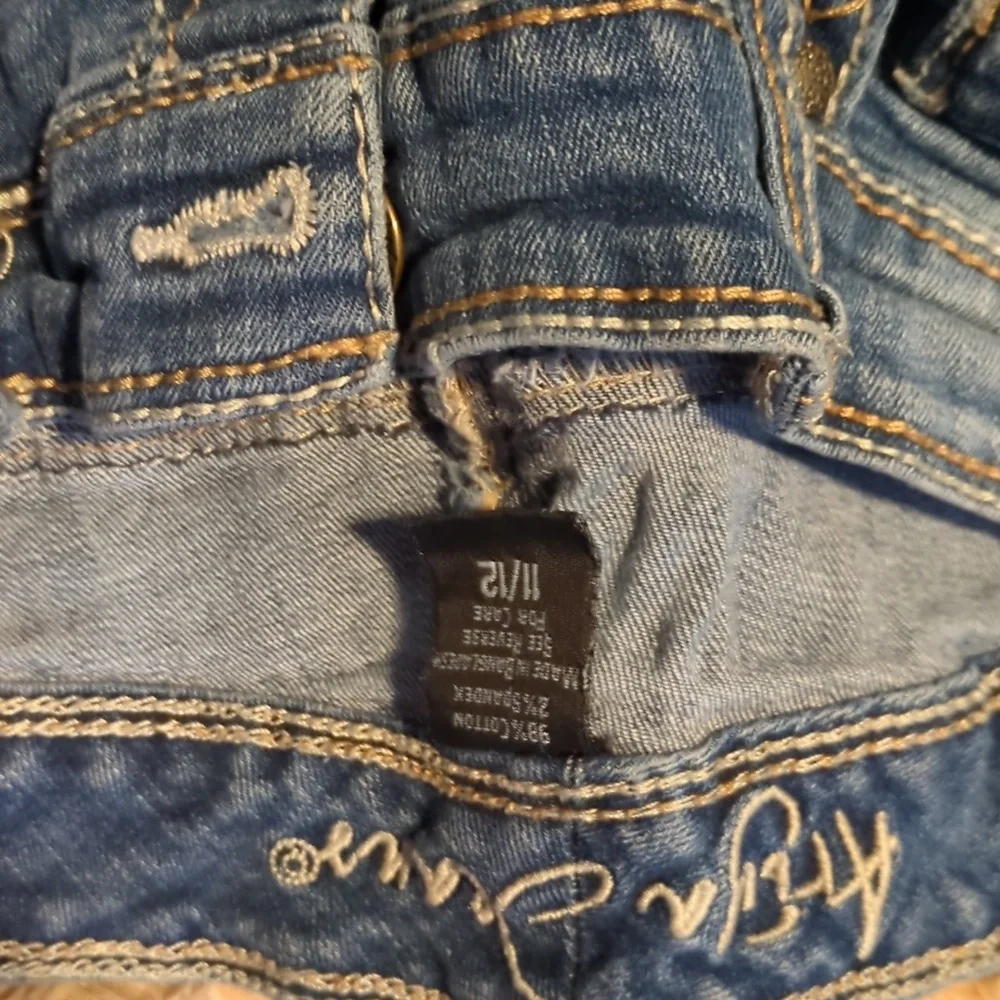 Jeans - Picture 3 of 4